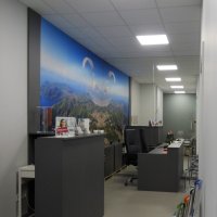 Оптический салон и зал ожидания в кабинетах офтальмолога