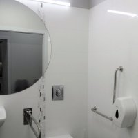Оптический салон и зал ожидания в кабинетах офтальмолога